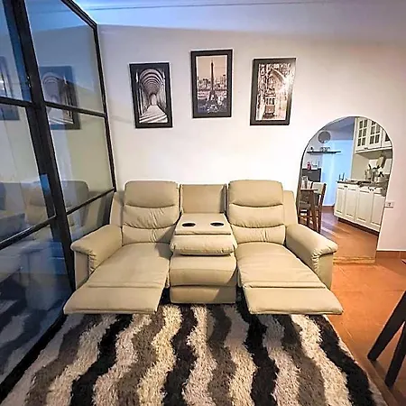 Timog Vibe: Relax And Roam Qc