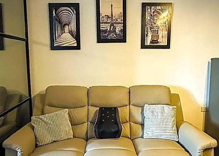Timog Vibe: Relax And Roam Qc Hotel 3*